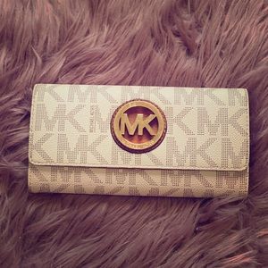 Michael Kors wallet